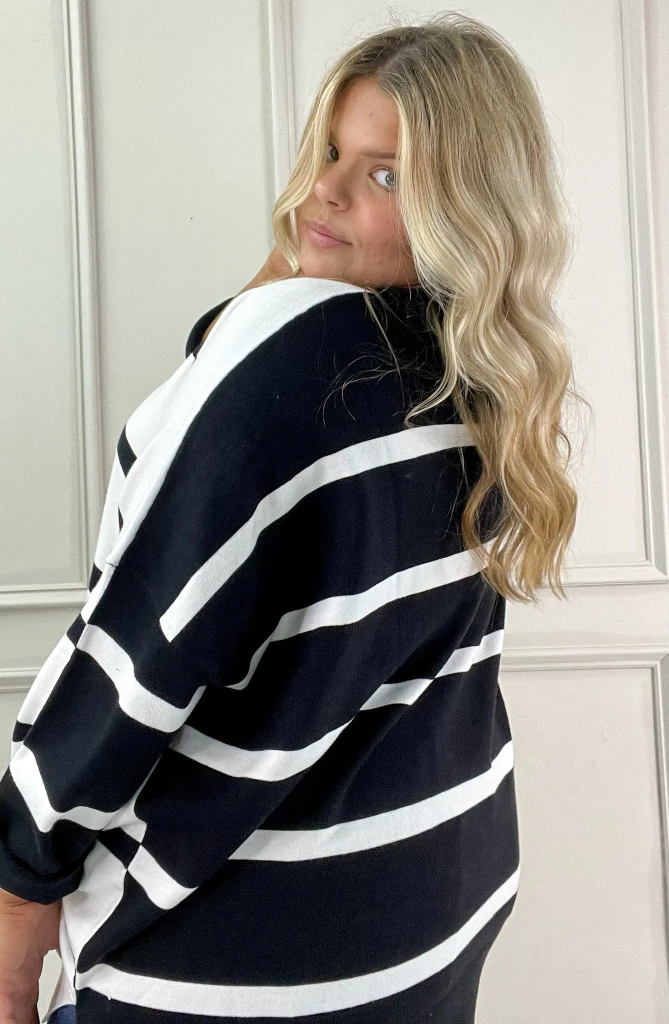 Black & White Curvy Contrast Stripe Sweater