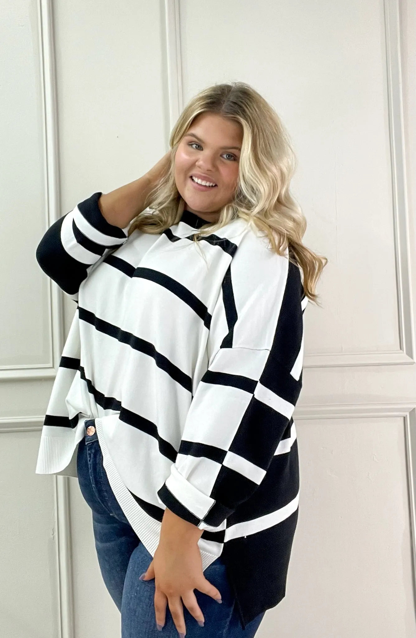 Black & White Curvy Contrast Stripe Sweater