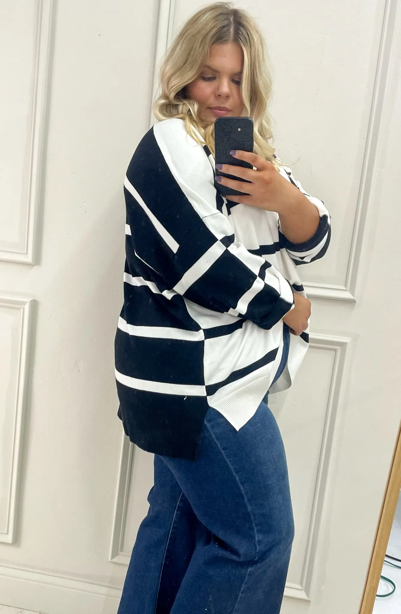 Black & White Curvy Contrast Stripe Sweater