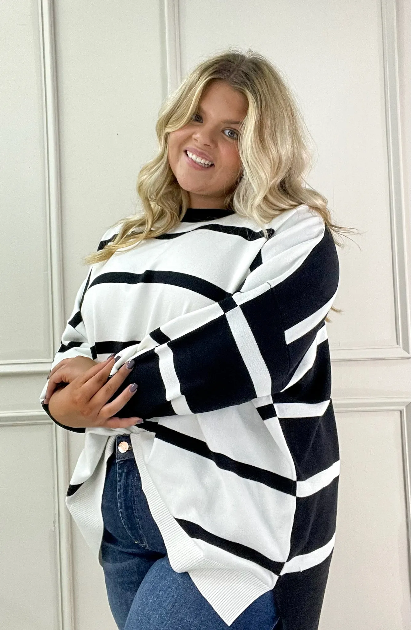 Black & White Curvy Contrast Stripe Sweater