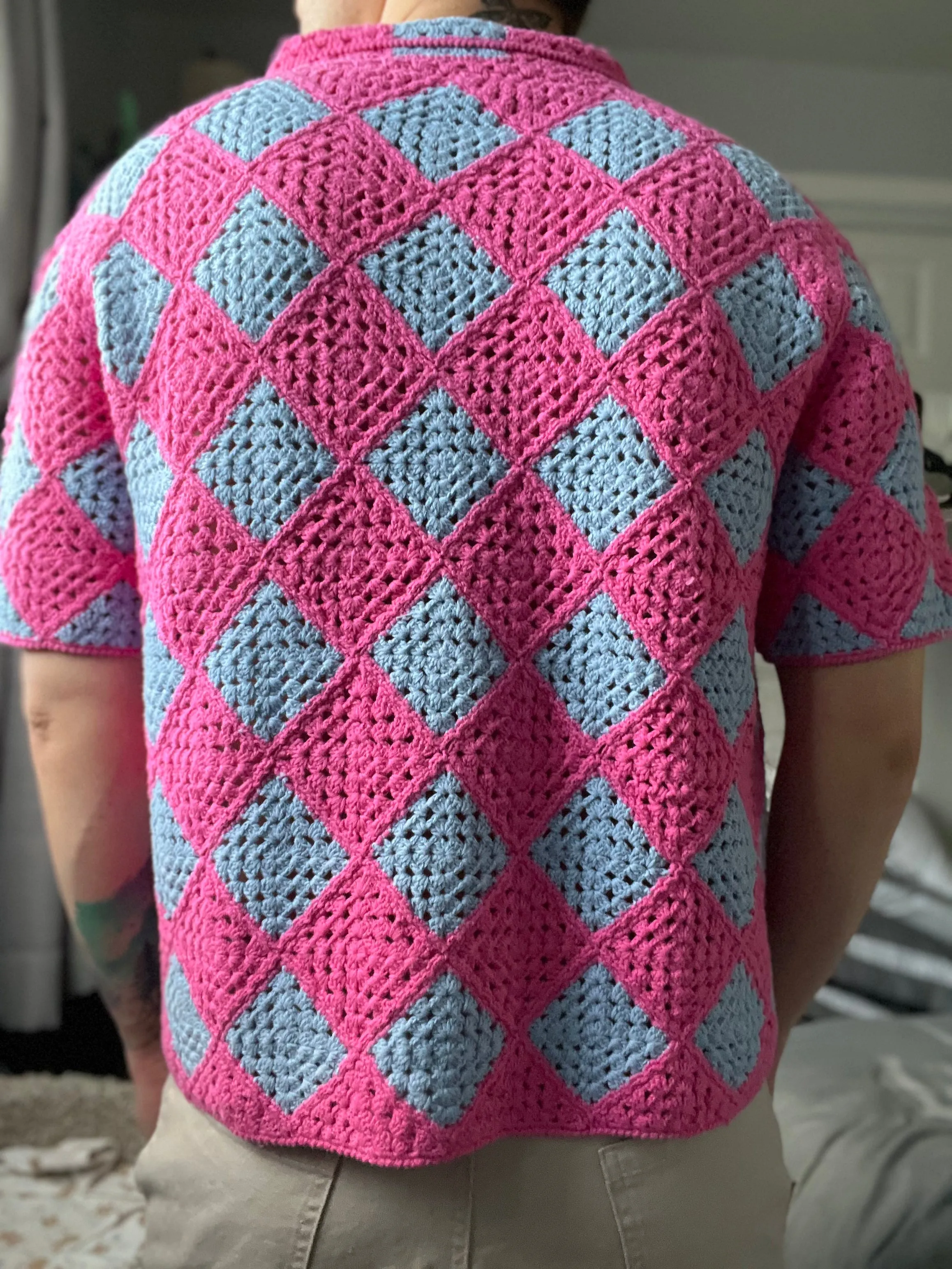 HOWL'S HAND CROCHET SQUARE BUTTON-UP