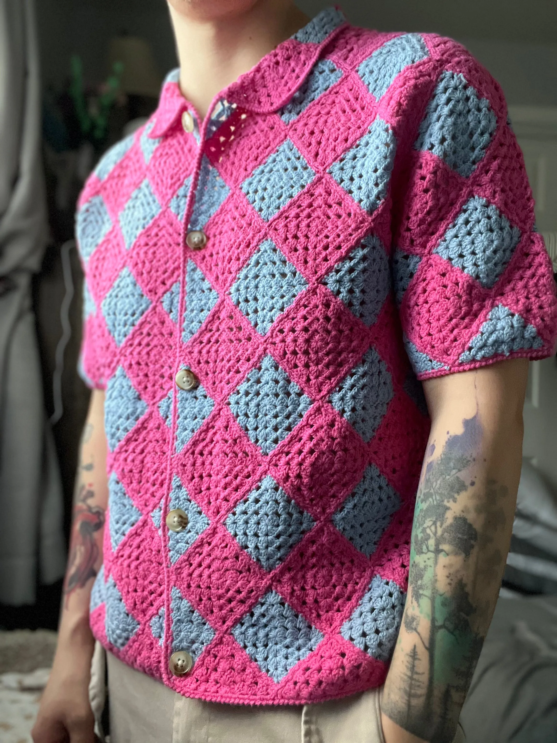 HOWL'S HAND CROCHET SQUARE BUTTON-UP
