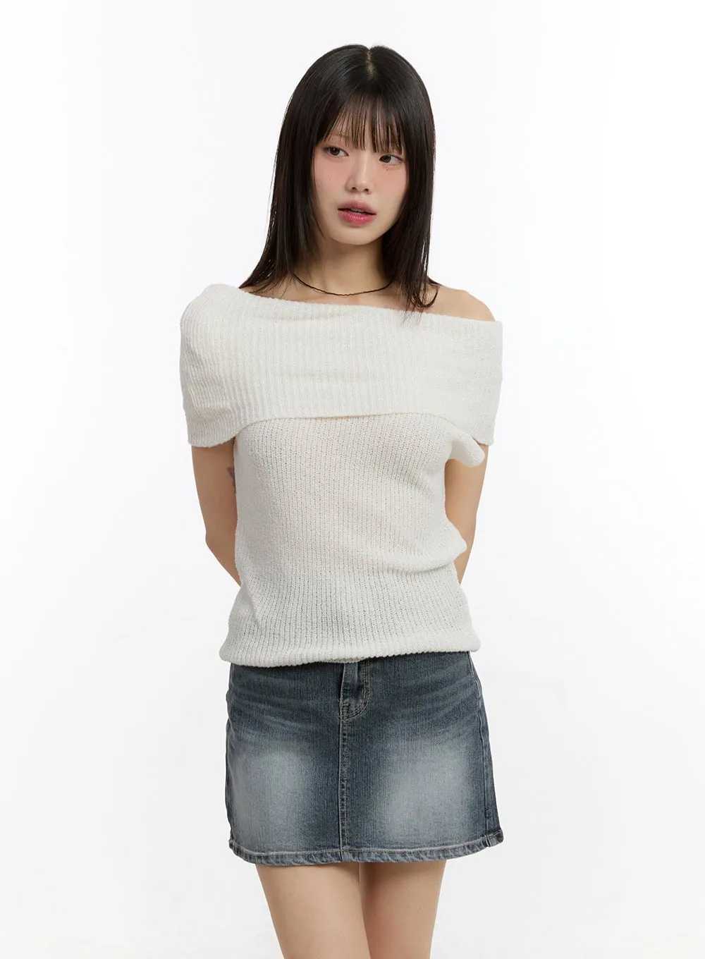 Off-Shoulder Sleeveless Knit Top CA509