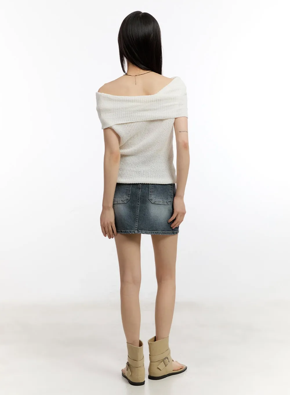 Off-Shoulder Sleeveless Knit Top CA509