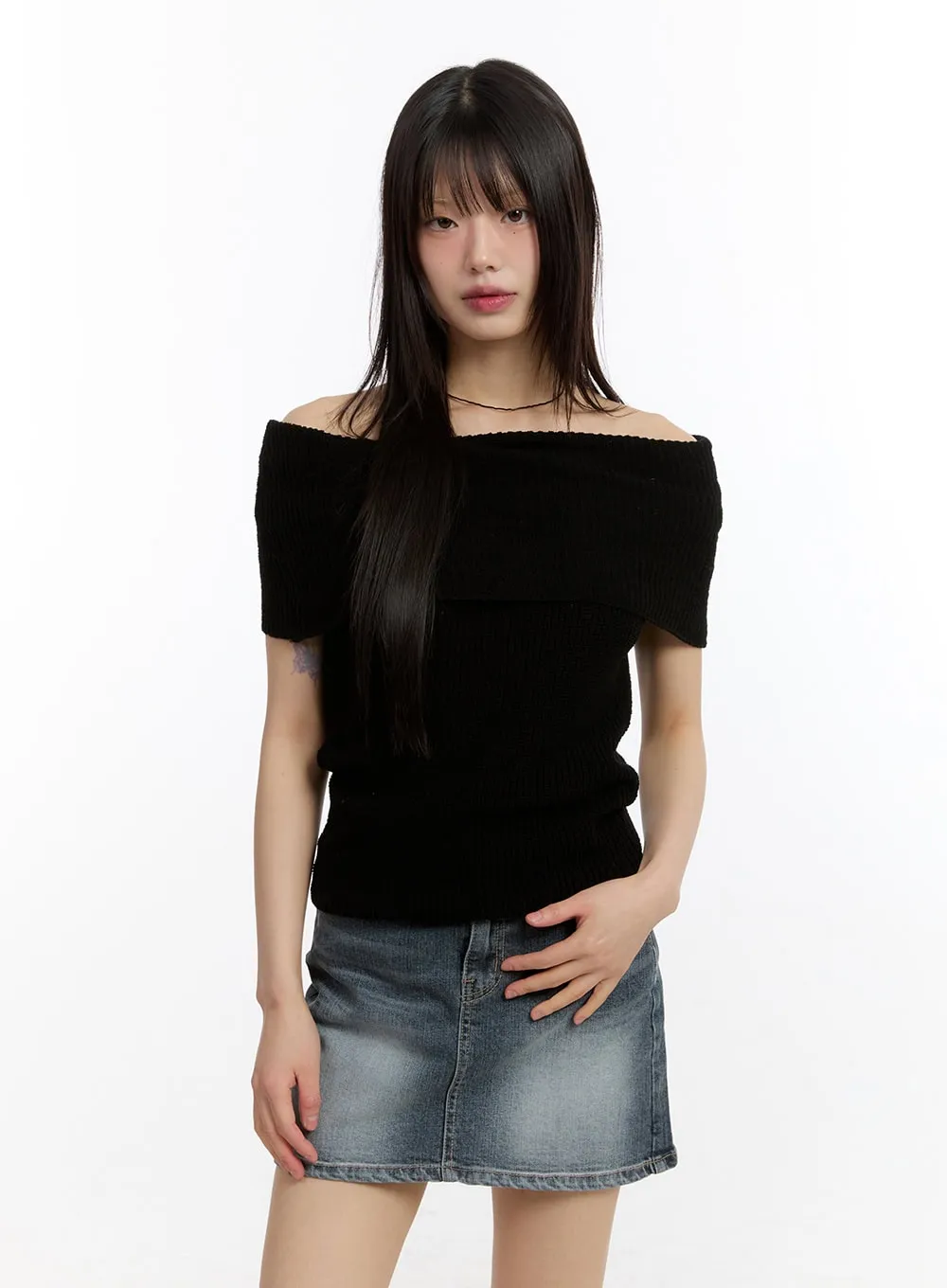 Off-Shoulder Sleeveless Knit Top CA509