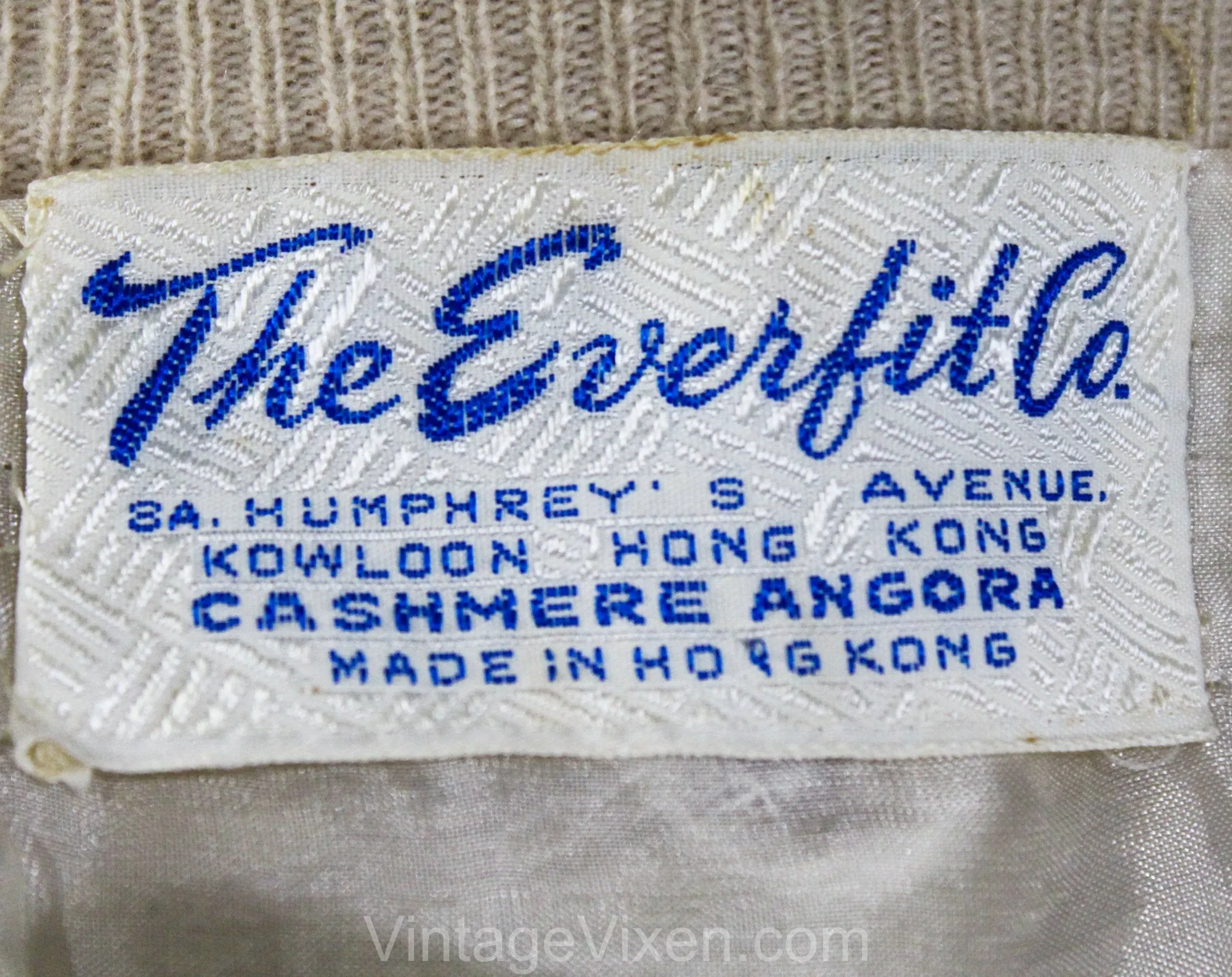 Size 10 Cashmere Cardigan with Cherry Embroidery - 1950s Cherries Fruit Button Front Beige Sweater - 50s Angora Luxury Knit Jumper - Bust 36