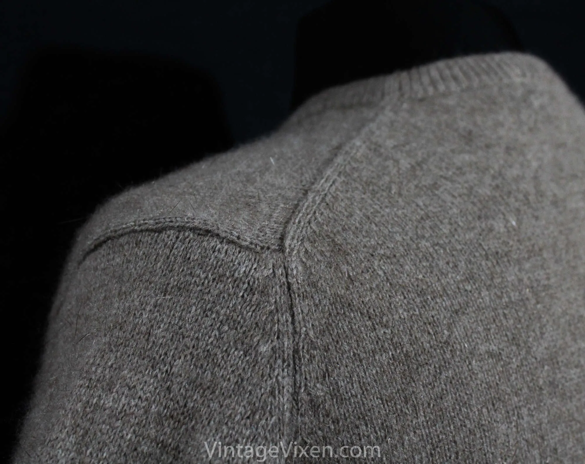 Size 12 Mink Sweater - Long Sleeved Large V Neck Pullover - Classic Beige Brown Luxury Knit From Great Britain - Fall Winter - Bust 38.5