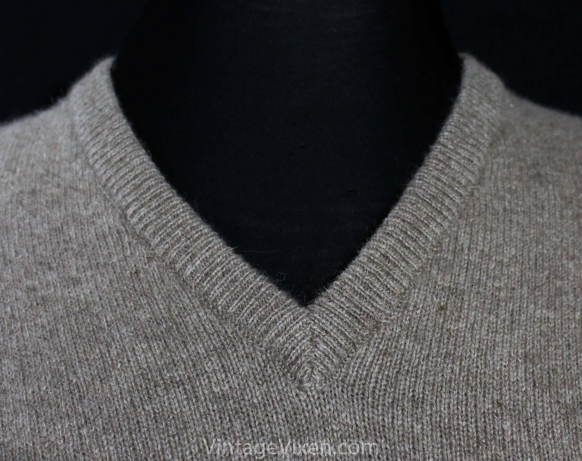 Size 12 Mink Sweater - Long Sleeved Large V Neck Pullover - Classic Beige Brown Luxury Knit From Great Britain - Fall Winter - Bust 38.5