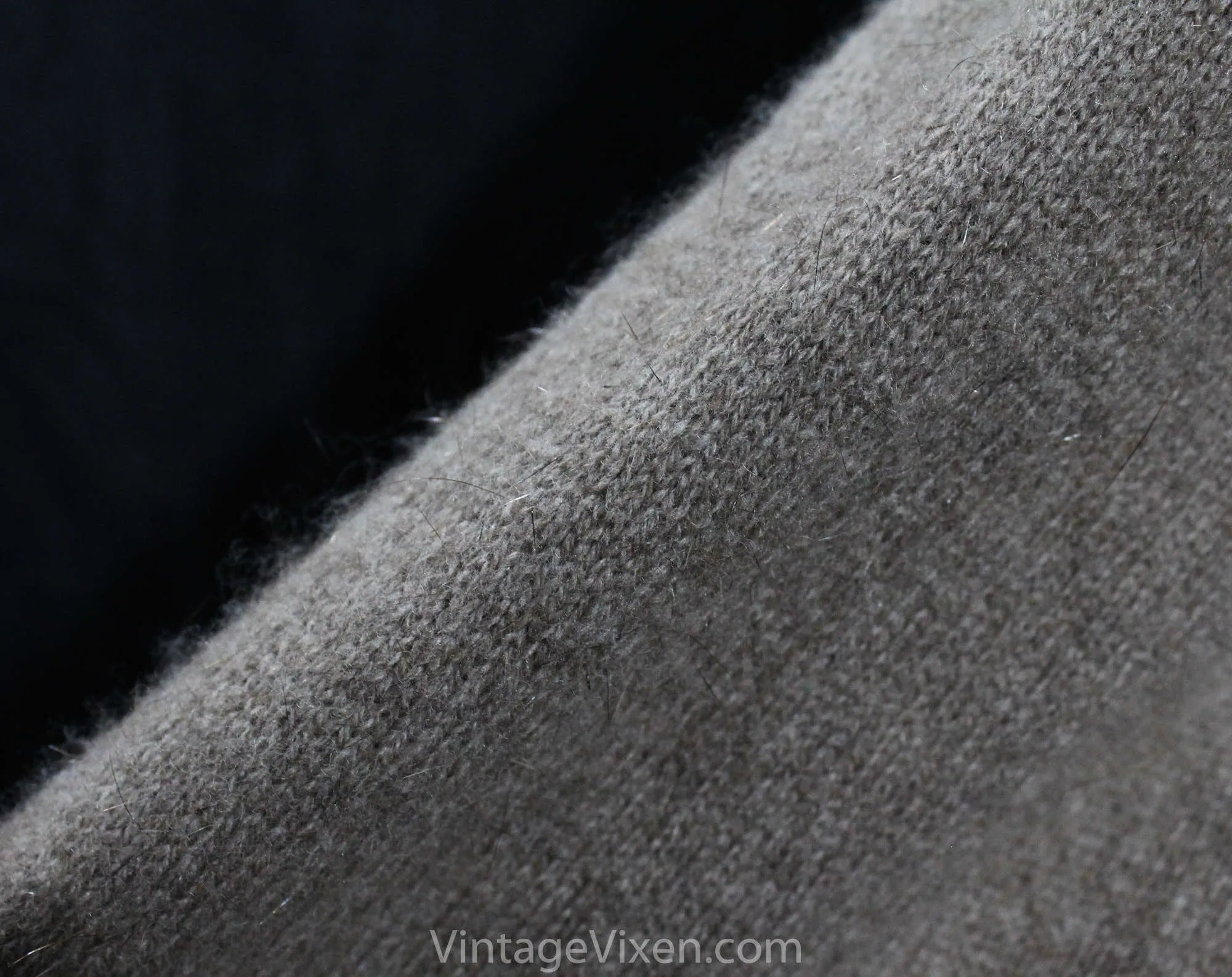 Size 12 Mink Sweater - Long Sleeved Large V Neck Pullover - Classic Beige Brown Luxury Knit From Great Britain - Fall Winter - Bust 38.5