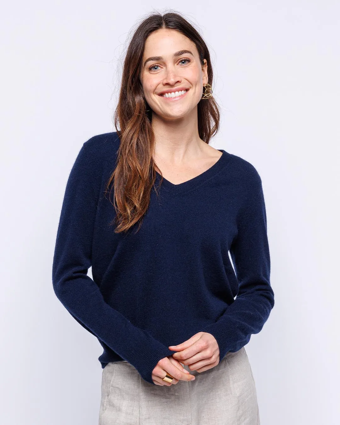 Womans Essential Cashmere V-Neck Sweater in Navy - order size down, runs large