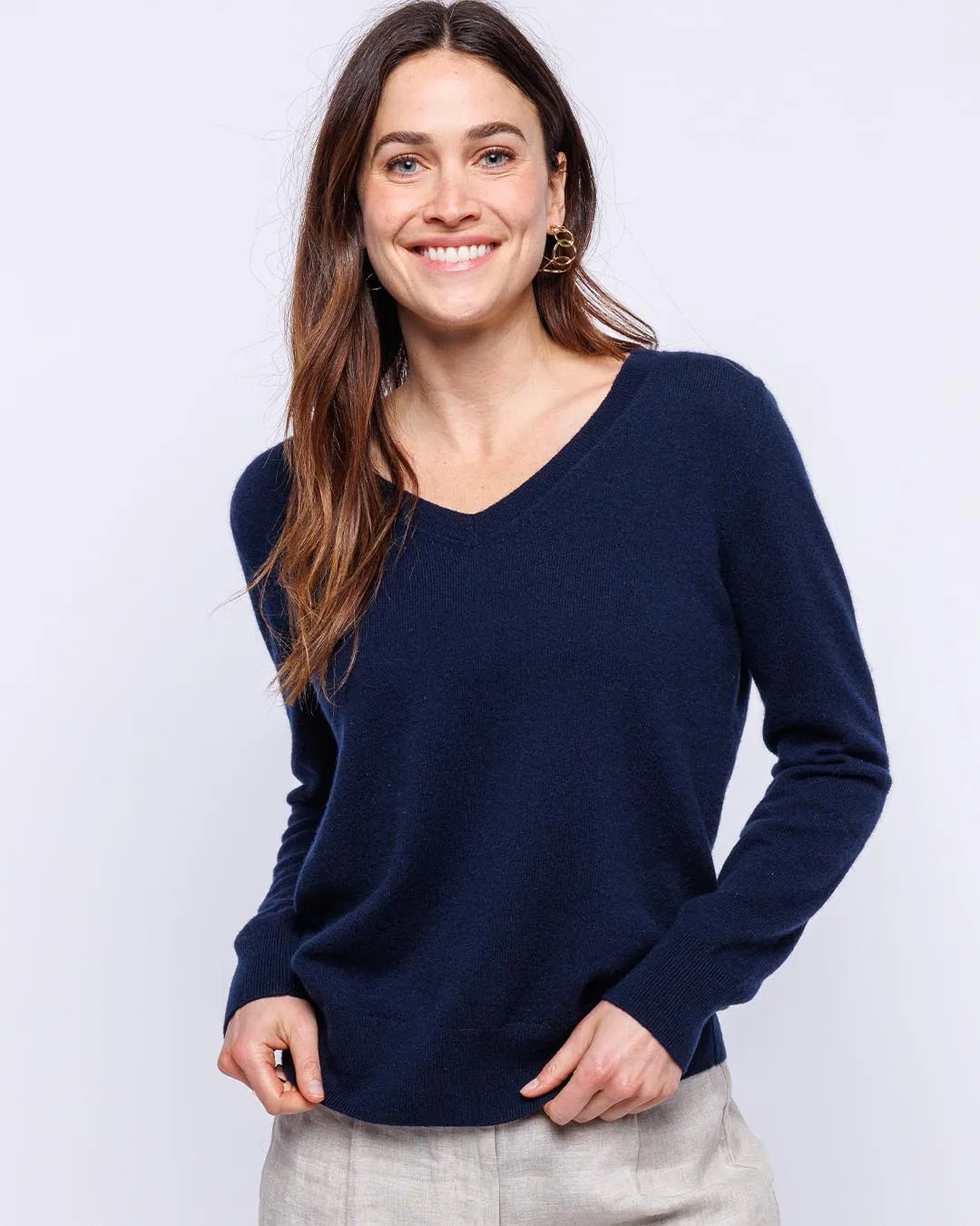 Womans Essential Cashmere V-Neck Sweater in Navy - order size down, runs large